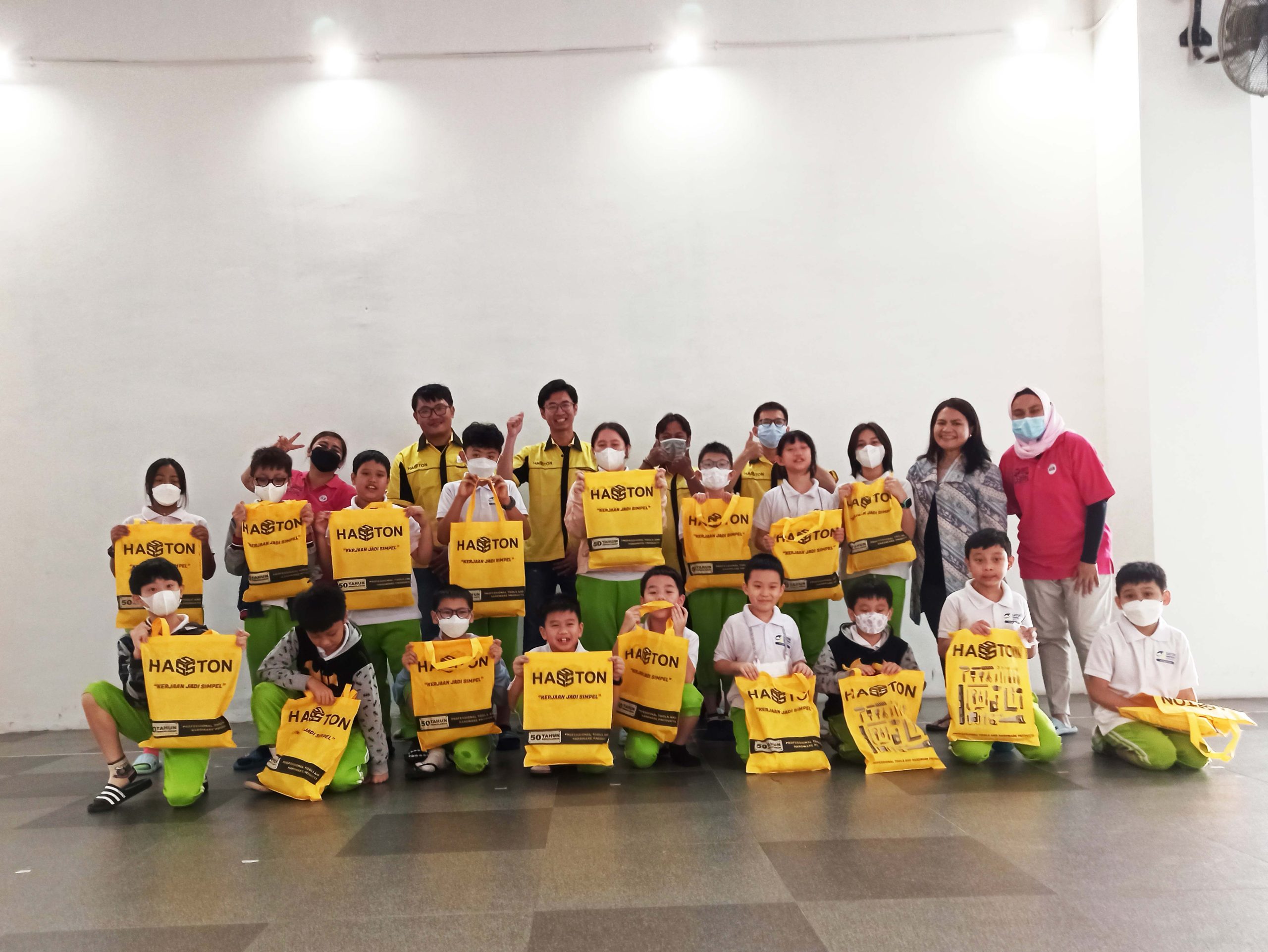 Hasston Goes To School Montessori