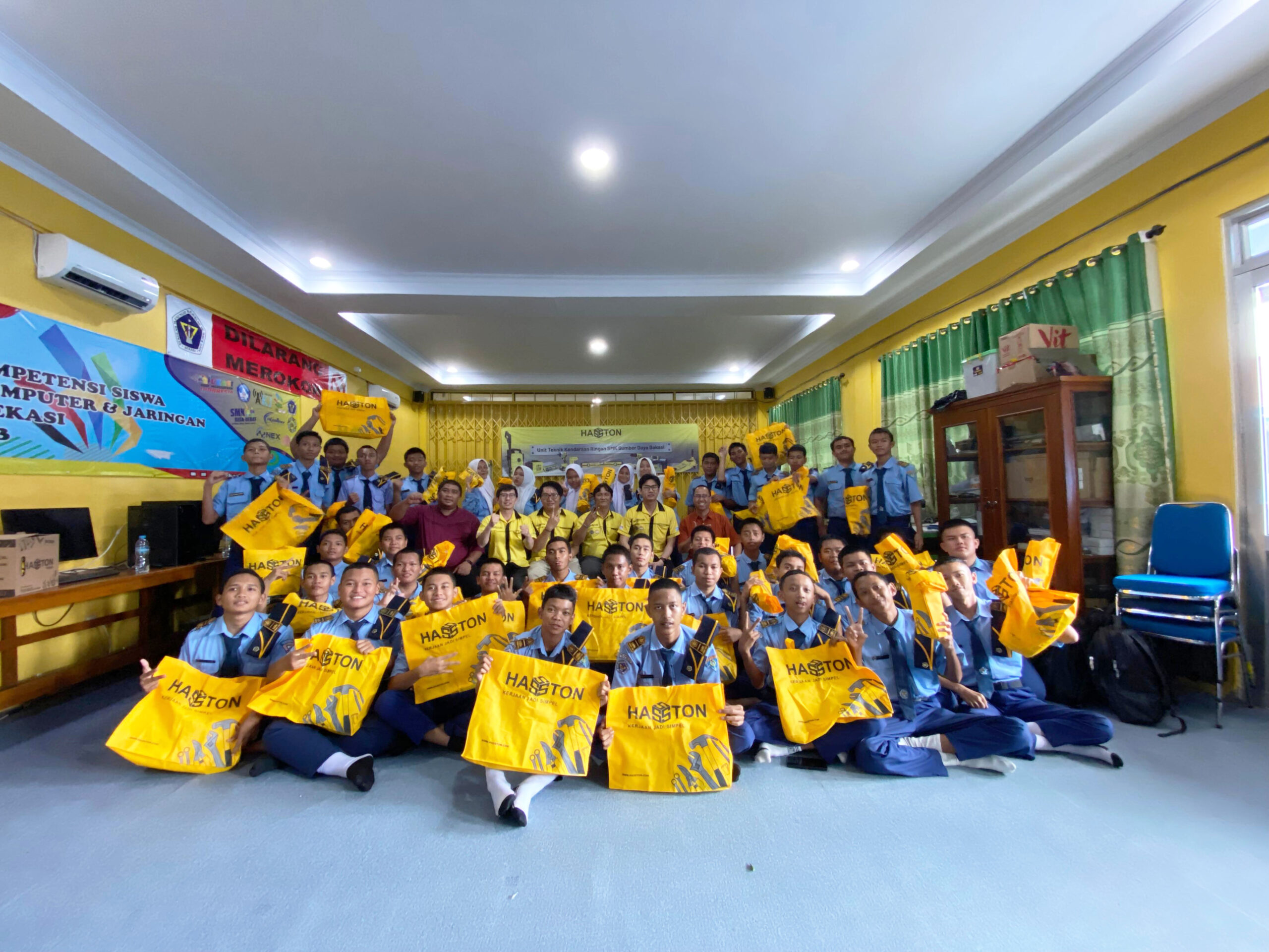 Hasston Goes To School SMK Sumber Daya Bekasi